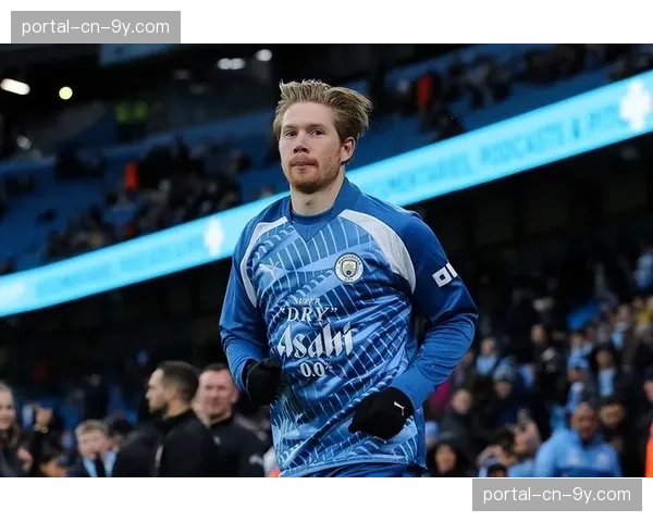 曼城迎战拜仁赛前：德布劳内伤愈复出进入大名单，科曼因肌肉紧张缺席合练